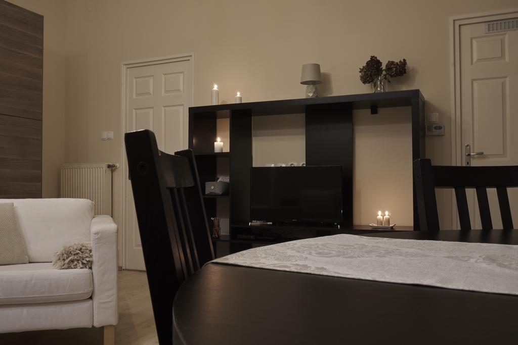 Karolyi Garden | Hostaid Apartment Budapest Luaran gambar